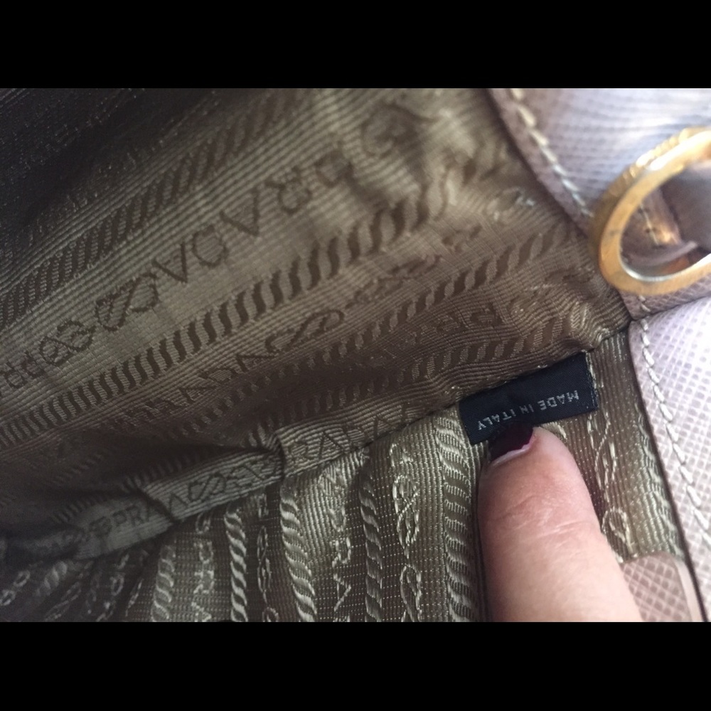 Prada saffino cameo - Picture 3 of 8